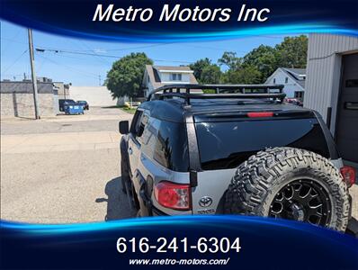 2011 Toyota FJ Cruiser   - Photo 15 - Grand Rapids, MI 49548