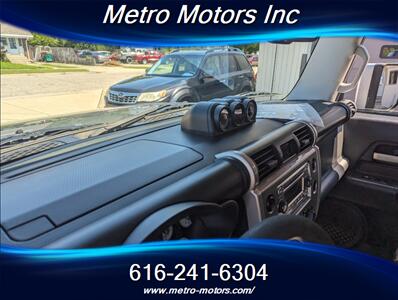 2011 Toyota FJ Cruiser   - Photo 23 - Grand Rapids, MI 49548