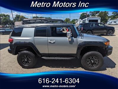 2011 Toyota FJ Cruiser   - Photo 5 - Grand Rapids, MI 49548