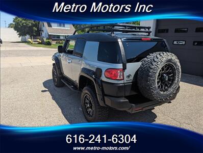 2011 Toyota FJ Cruiser   - Photo 18 - Grand Rapids, MI 49548