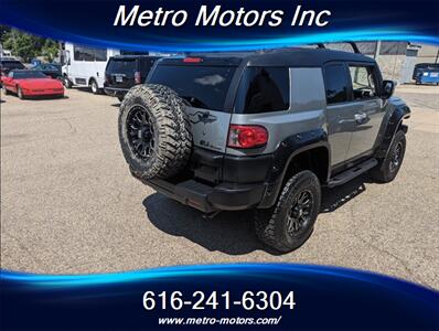 2011 Toyota FJ Cruiser   - Photo 16 - Grand Rapids, MI 49548