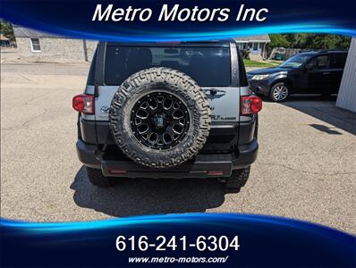 2011 Toyota FJ Cruiser   - Photo 17 - Grand Rapids, MI 49548