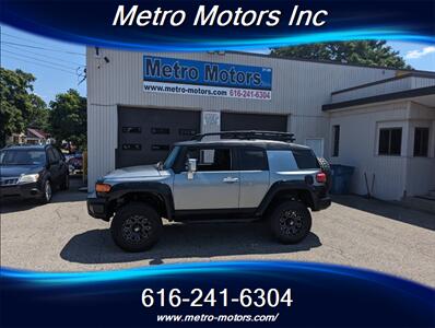 2011 Toyota FJ Cruiser   - Photo 1 - Grand Rapids, MI 49548