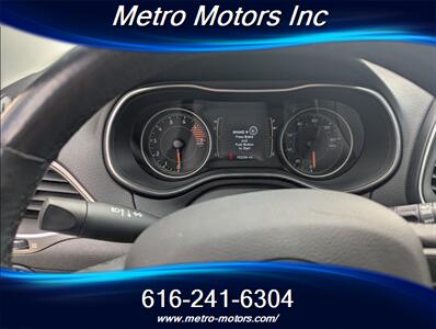 2019 Jeep Cherokee Latitude Plus   - Photo 16 - Grand Rapids, MI 49548