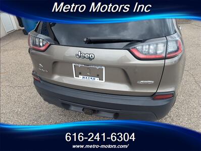 2019 Jeep Cherokee Latitude Plus   - Photo 9 - Grand Rapids, MI 49548
