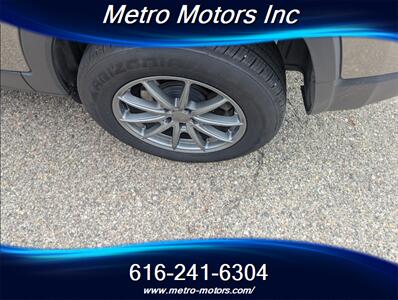 2019 Jeep Cherokee Latitude Plus   - Photo 5 - Grand Rapids, MI 49548