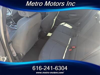 2017 Chevrolet Cruze LT Auto   - Photo 10 - Grand Rapids, MI 49548