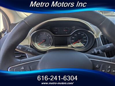 2017 Chevrolet Cruze LT Auto   - Photo 12 - Grand Rapids, MI 49548
