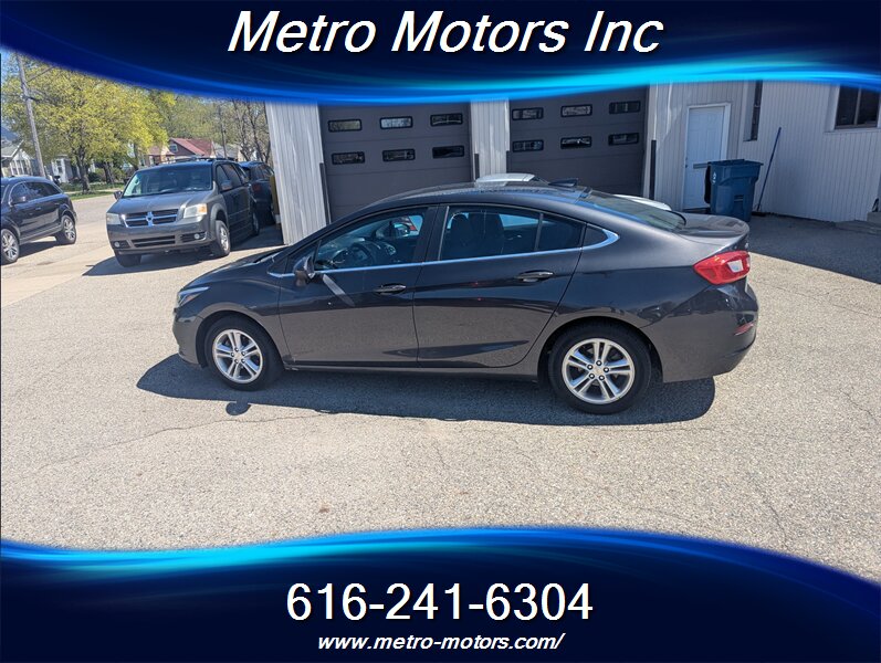 2017 Chevrolet Cruze LT Auto   - Photo 1 - Grand Rapids, MI 49548