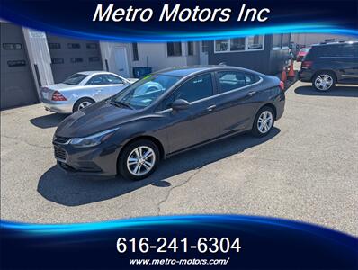 2017 Chevrolet Cruze LT Auto   - Photo 2 - Grand Rapids, MI 49548
