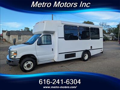 2013 Ford E-350 SD   - Photo 1 - Grand Rapids, MI 49548