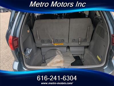 2004 Toyota Sienna CE 7 Passenger - Photo 17 - Grand Rapids, MI 49548