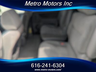 2004 Toyota Sienna CE 7 Passenger - Photo 16 - Grand Rapids, MI 49548