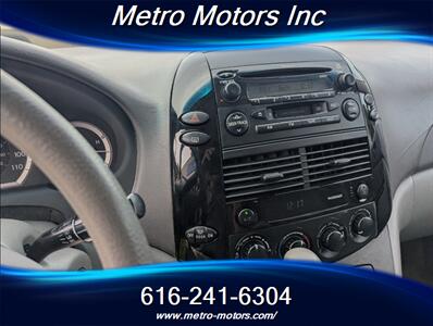 2004 Toyota Sienna CE 7 Passenger - Photo 9 - Grand Rapids, MI 49548