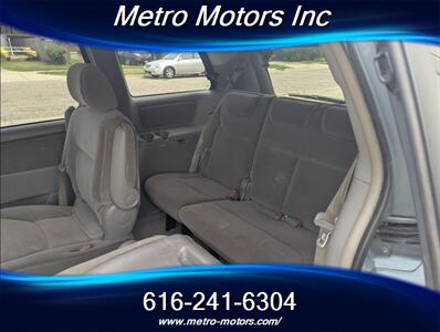 2004 Toyota Sienna CE 7 Passenger - Photo 14 - Grand Rapids, MI 49548