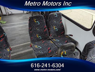 2012 FORD E450 GLAVAL UNIVERSAL 12 PASSENGER   - Photo 11 - Grand Rapids, MI 49548