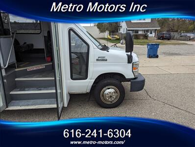 2012 FORD E450 GLAVAL UNIVERSAL 12 PASSENGER   - Photo 8 - Grand Rapids, MI 49548