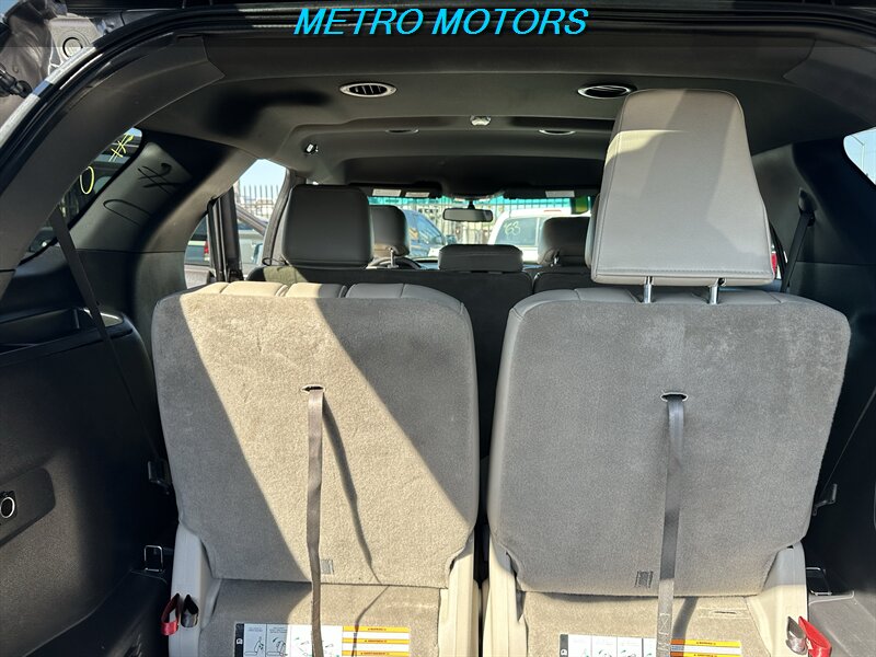 2011 Ford Explorer XLT - Photo 17