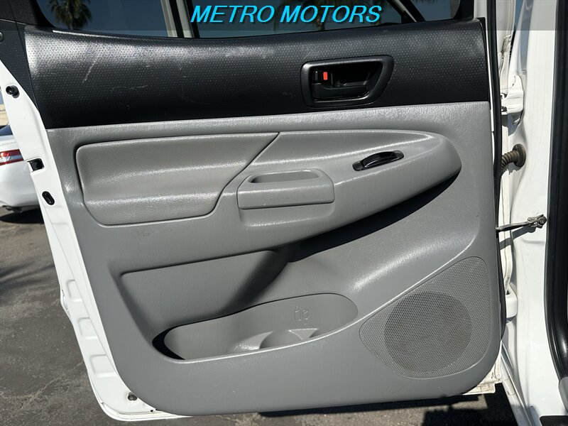 2013 Toyota Tacoma PreRunner - Photo 17