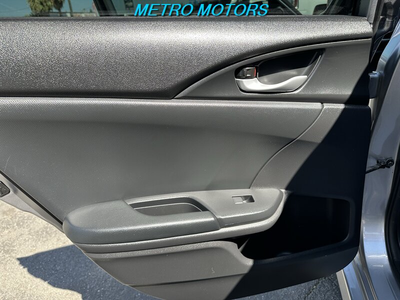 2019 Honda Civic Sport - Photo 16