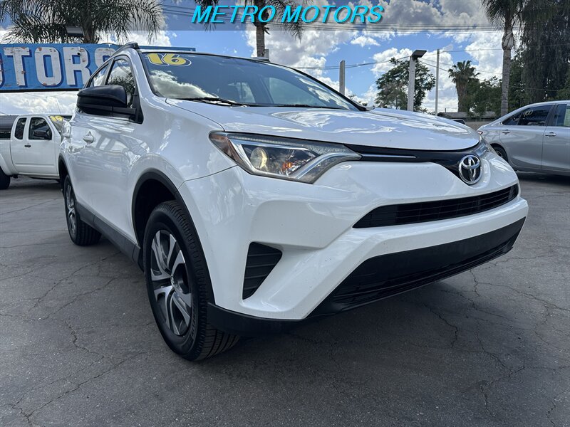 2016 Toyota RAV4 LE  