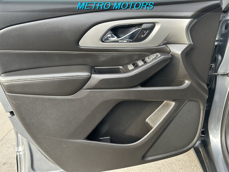 2019 Chevrolet Traverse LS - Photo 16