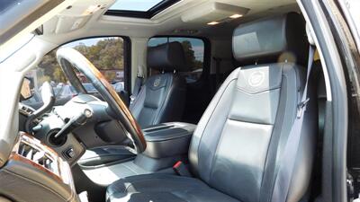 2013 Cadillac Escalade ESV Platinum Edition   - Photo 12 - Elgin, IL 60120