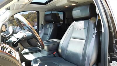 2013 Cadillac Escalade ESV Platinum Edition   - Photo 11 - Elgin, IL 60120