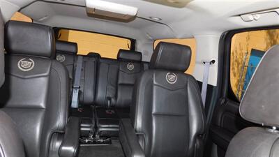 2013 Cadillac Escalade ESV Platinum Edition   - Photo 25 - Elgin, IL 60120