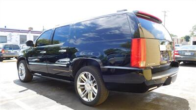 2013 Cadillac Escalade ESV Platinum Edition   - Photo 8 - Elgin, IL 60120