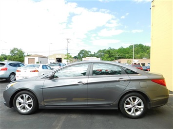 2011 Hyundai Sonata Limited   - Photo 8 - Elgin, IL 60120