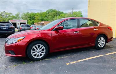 2016 Nissan Altima 2.5 S   - Photo 1 - Elgin, IL 60120