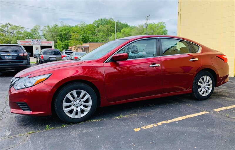 2016 altima red