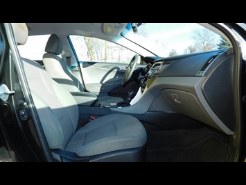 2012 Hyundai Sonata GLS   - Photo 13 - Elgin, IL 60120