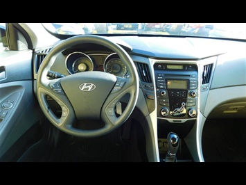 2012 Hyundai Sonata GLS   - Photo 11 - Elgin, IL 60120