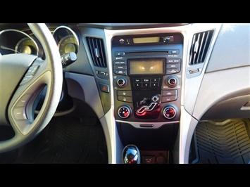 2012 Hyundai Sonata GLS   - Photo 14 - Elgin, IL 60120