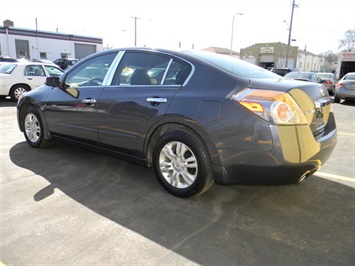 2010 Nissan Altima 2.5 SL   - Photo 6 - Elgin, IL 60120