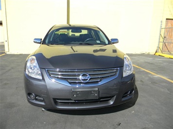 2010 Nissan Altima 2.5 SL   - Photo 8 - Elgin, IL 60120