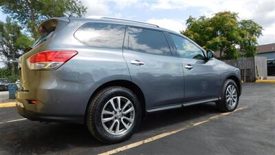 2016 Nissan Pathfinder SV   - Photo 5 - Elgin, IL 60120