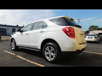 2016 Chevrolet Equinox LS   - Photo 6 - Elgin, IL 60120