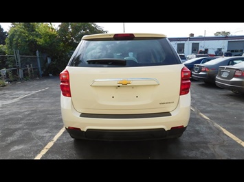 2016 Chevrolet Equinox LS   - Photo 5 - Elgin, IL 60120