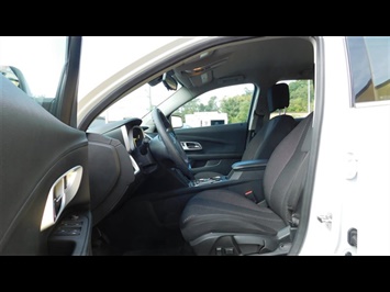 2016 Chevrolet Equinox LS   - Photo 8 - Elgin, IL 60120