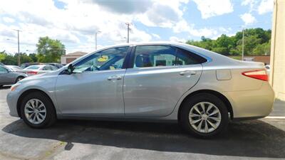 2015 Toyota Camry LE   - Photo 8 - Elgin, IL 60120