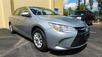 2015 Toyota Camry LE   - Photo 3 - Elgin, IL 60120