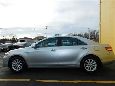 2010 Toyota Camry XLE   - Photo 8 - Elgin, IL 60120