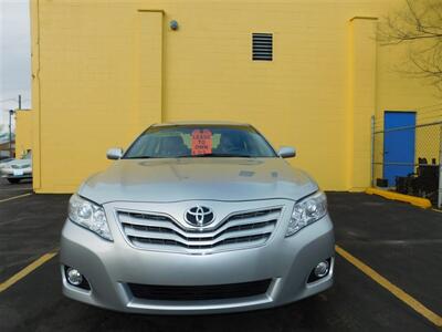 2010 Toyota Camry XLE   - Photo 2 - Elgin, IL 60120