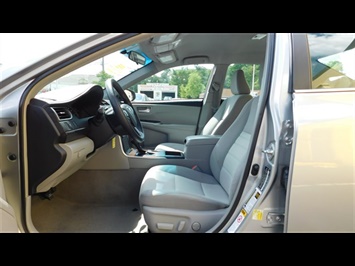 2015 Toyota Camry SE   - Photo 9 - Elgin, IL 60120