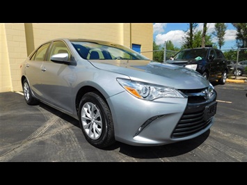 2015 Toyota Camry SE   - Photo 3 - Elgin, IL 60120