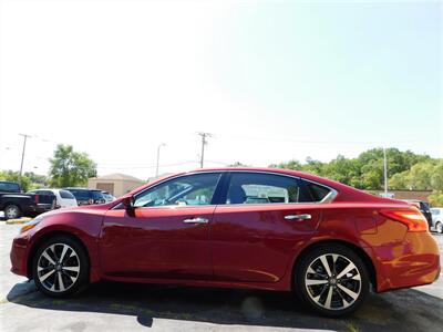 2016 Nissan Altima 2.5 SR   - Photo 8 - Elgin, IL 60120