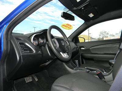 2012 Dodge Avenger SXT   - Photo 7 - Elgin, IL 60120